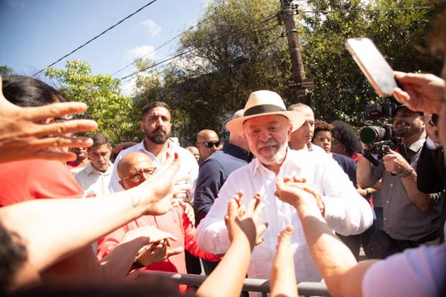SaO PAULO, SP - 04.10.2026: 2026 ELECTIONS SP - President Luiz Inacio Lula da Silva votes at the Joao Firmino Correia de Araujo School, on the morning of this Sunday (04) in Sao Bernardo do Campo, SP. x3024827x  RodileixMorais