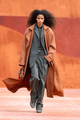 PFW Lacoste - Runway LZ A model walks the runway during the Lacoste Womenswear Spring Summer 2027 show as part of Paris Fashion Week on October 4, 2026 at Roland Garros in Paris, France. Photo by Laurent Zabulon ABACAPRESS.COM  Copyright: xZabulonxLaurent ABACAx