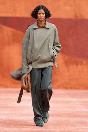 PFW Lacoste - Runway LZ A model walks the runway during the Lacoste Womenswear Spring Summer 2027 show as part of Paris Fashion Week on October 4, 2026 at Roland Garros in Paris, France. Photo by Laurent Zabulon ABACAPRESS.COM  Copyright: xZabulonxLaurent ABACAx