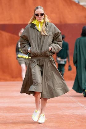 PFW Lacoste - Runway LZ A model walks the runway during the Lacoste Womenswear Spring Summer 2027 show as part of Paris Fashion Week on October 4, 2026 at Roland Garros in Paris, France. Photo by Laurent Zabulon ABACAPRESS.COM  Copyright: xZabulonxLaurent ABACAx