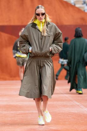 PFW Lacoste - Runway LZ A model walks the runway during the Lacoste Womenswear Spring Summer 2027 show as part of Paris Fashion Week on October 4, 2026 at Roland Garros in Paris, France. Photo by Laurent Zabulon ABACAPRESS.COM  Copyright: xZabulonxLaurent ABACAx