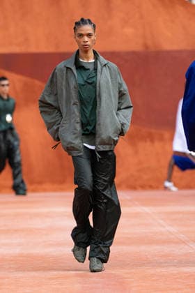 PFW Lacoste - Runway LZ A model walks the runway during the Lacoste Womenswear Spring Summer 2027 show as part of Paris Fashion Week on October 4, 2026 at Roland Garros in Paris, France. Photo by Laurent Zabulon ABACAPRESS.COM  Copyright: xZabulonxLaurent ABACAx