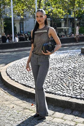 PFW Miu Miu Outside Arrivals Guest arriving at the Miu Miu show during Paris Fashion Week, in Paris, France on 4 October 2026. Photo by Julien Reynaud APS-Medias ABACAPRESS.COM Paris France  Copyright: xReynaudxJulien APS-Medias ABACAx