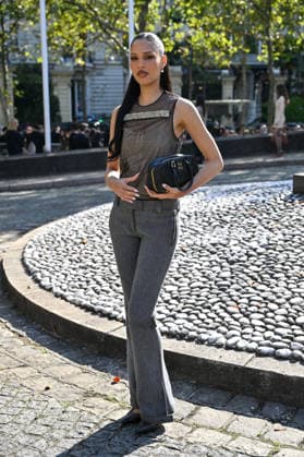PFW Miu Miu Outside Arrivals Guest arriving at the Miu Miu show during Paris Fashion Week, in Paris, France on 4 October 2026. Photo by Julien Reynaud APS-Medias ABACAPRESS.COM Paris France  Copyright: xReynaudxJulien APS-Medias ABACAx