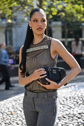PFW Miu Miu Outside Arrivals Guest arriving at the Miu Miu show during Paris Fashion Week, in Paris, France on 4 October 2026. Photo by Julien Reynaud APS-Medias ABACAPRESS.COM Paris France  Copyright: xReynaudxJulien APS-Medias ABACAx