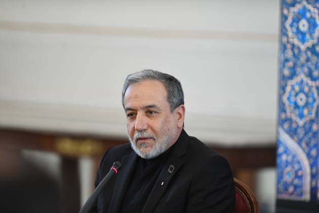 (261004) -- TEHRAN, Oct. 4, 2026 -- Iran s Foreign Minister Seyed Abbas Araghchi speaks during a meeting with foreign ambassadors and diplomats in Tehran, Iran, Oct. 4, 2026. Araghchi said here on Sunday the country is still ready to achieve a just and honorable solution through diplomacy, but it will give a more crushing response if the enemies once again resort to military actions. Araghchi also highlighted Iran s seriousness and decisiveness in both defending itself and advancing diplomacy at a meeting with foreign ambassadors and diplomats. Shadati) IRAN-TEHRAN-FM-FOREIGN AMBASSADORS AND DIPLOMATS-MEETING ShaxDati 