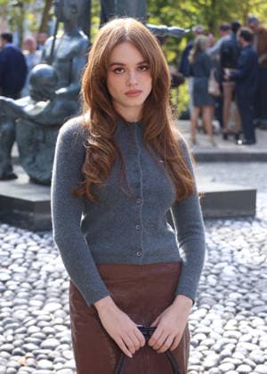 Sadie Soverall at the Miu Miu Women’s Ready-to-Wear Spring Summer 2027 fashion show during Paris Fashion Week (PFW) on October 4, 2026. Denis Guignebourg, Bestimage. Miu Miu Women’s’s Ready-to-Wear Collection Spring Summer 2027 at Paris Fashion Week (PFW) on October 4, 2026, Paris, France  Copyright: xDenisxGuignebourgx xBestimagexDenisxGuignebourgx xBestimagex