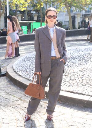 Maude Apatow at the Miu Miu Women’s Ready-to-Wear Spring Summer 2027 fashion show during Paris Fashion Week (PFW) on October 4, 2026. Denis Guignebourg, Bestimage. Miu Miu Women’s’s Ready-to-Wear Collection Spring Summer 2027 at Paris Fashion Week (PFW) on October 4, 2026, Paris, France  Copyright: xDenisxGuignebourgx xBestimagexDenisxGuignebourgx xBestimagex