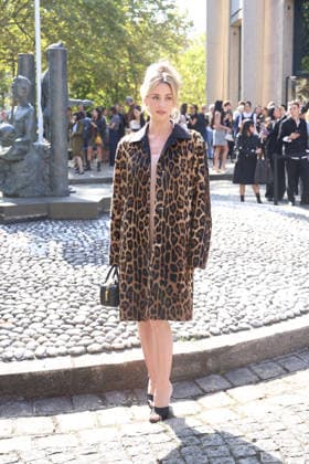 Lili Reinhart at the Miu Miu Women’s Ready-to-Wear Spring Summer 2027 fashion show during Paris Fashion Week (PFW) on October 4, 2026. Denis Guignebourg, Bestimage. Miu Miu Women’s’s Ready-to-Wear Collection Spring Summer 2027 at Paris Fashion Week (PFW) on October 4, 2026, Paris, France  Copyright: xDenisxGuignebourgx xBestimagexDenisxGuignebourgx xBestimagex