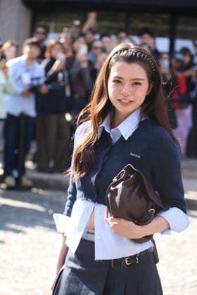 Becky Armstrong at the Miu Miu Women’s Ready-to-Wear Spring Summer 2027 fashion show during Paris Fashion Week (PFW) on October 4, 2026. Denis Guignebourg, Bestimage. Miu Miu Women’s’s Ready-to-Wear Collection Spring Summer 2027 at Paris Fashion Week (PFW) on October 4, 2026, Paris, France  Copyright: xDenisxGuignebourgx xBestimagexDenisxGuignebourgx xBestimagex