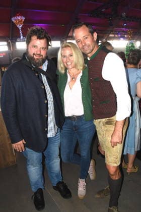 München 04.10. 2026 Theresienwiesn Oktoberfest m Bodos Cafe Bar Zelt Antoine Monot Junj. Schauspieler Stefanie Sick Otto Lindinger Bodos Cafe Bar Wirt Foto München