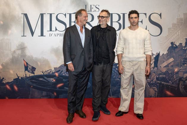 Premiere of Les Misérables by Fred Cavayé - Bordeaux MLG Vincent Lindon, Fred Cavayé and Tahar Rahim. The cast of French director Fred Cavayé s film Les Misérables attend a special preview screening at UGC Ciné Cité in Bordeaux, France, on October 4, 2026. Photo by Margot Le Gonidec ABACAPRESS.COM Bordeaux France  Copyright: xLexGonidecxMargot ABACAx