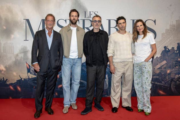 Premiere of Les Misérables by Fred Cavayé - Bordeaux MLG Vincent Lindon, Benjamin Lavernhe, Fred Cavayé, Tahar Rahim and Camille Cottin. The cast of French director Fred Cavayé s film Les Misérables attend a special preview screening at UGC Ciné Cité in Bordeaux, France, on October 4, 2026. Photo by Margot Le Gonidec ABACAPRESS.COM Bordeaux France  Copyright: xLexGonidecxMargot ABACAx