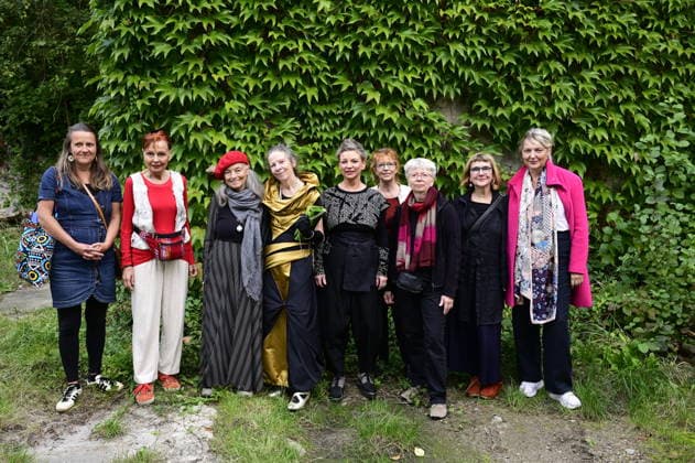 Anja Böttger, Sibylle Kuhne, Blanche Kommerell, Gertrud Schleising, Sabine Wagner, Dagmar Zehnel, Susanne Ahner, Monika Beyer und Brunhild Fischer bei der Gesprächsrunde: rüber kommen - Ost-West-Kunstgespräche im Salon-Format - eine Hommage an Ida Dehmel im Literaturhaus Alte Synagoge. Görlitz, 04.10.2026 Copyright: xMatthiasxWehnertx