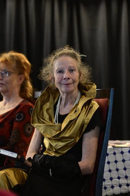 Gertrud Schleising bei der Gesprächsrunde: rüber kommen - Ost-West-Kunstgespräche im Salon-Format - eine Hommage an Ida Dehmel im Literaturhaus Alte Synagoge. Görlitz, 04.10.2026 Copyright: xMatthiasxWehnertx
