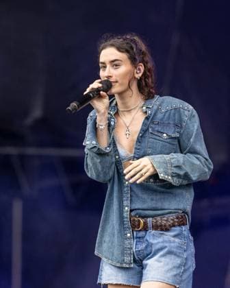 October 4, 2026, Austin, Texas, USA: Musician STELLA LEFTY (STELLA LEFKOFSKY) during the Austin City Limits Music Festival at Zilker Park in Austin, Texas Austin USA  - ZUMAs135 20261004_zap_s135_041 Copyright: xDanielxDeSloverx