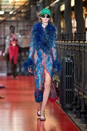 PFW Valentino Runway A model walks the runway at the Valentino show during Paris Fashion Week, in Paris, France on 4 October 2026. Photo by Julien Reynaud APS-Medias ABACAPRESS.COM Paris France  Copyright: xReynaudxJulien APS-Medias ABACAx
