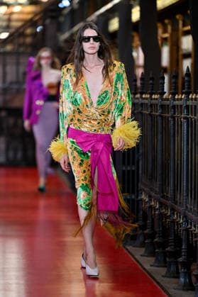 PFW Valentino Runway A model walks the runway at the Valentino show during Paris Fashion Week, in Paris, France on 4 October 2026. Photo by Julien Reynaud APS-Medias ABACAPRESS.COM Paris France  Copyright: xReynaudxJulien APS-Medias ABACAx
