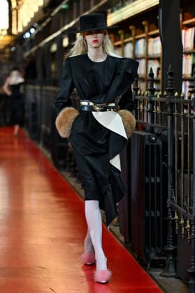 PFW Valentino Runway A model walks the runway at the Valentino show during Paris Fashion Week, in Paris, France on 4 October 2026. Photo by Julien Reynaud APS-Medias ABACAPRESS.COM Paris France  Copyright: xReynaudxJulien APS-Medias ABACAx