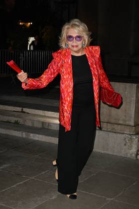 PFW Jean Paul Gaultier Outside Arrivals Amanda Lear arriving at Jean Paul Gaultier show during Paris Fashion Week, in Paris, France on 4 October 2026. Photo by Julien Reynaud APS-Medias ABACAPRESS.COM Paris France  Copyright: xReynaudxJulien APS-Medias ABACAx