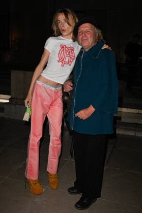 PFW Jean Paul Gaultier Outside Arrivals Billy Blanchard, Philippe Katerine arriving at Jean Paul Gaultier show during Paris Fashion Week, in Paris, France on 4 October 2026. Photo by Julien Reynaud APS-Medias ABACAPRESS.COM Paris France  Copyright: xReynaudxJulien APS-Medias ABACAx