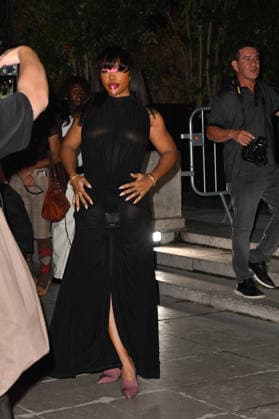PFW Jean Paul Gaultier Outside Arrivals SZA arriving at Jean Paul Gaultier show during Paris Fashion Week, in Paris, France on 4 October 2026. Photo by Julien Reynaud APS-Medias ABACAPRESS.COM Paris France  Copyright: xReynaudxJulien APS-Medias ABACAx