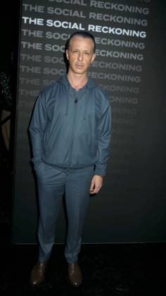 October 4, 2026, New York, New York, USA: Actor JEREMY STRONG seen during the red carpet arrivals at the World Premiere of The Social Reckoning held at the Regal Union Square Theater. New York USA  - ZUMAk03_ 20261004_zaf_k03_059 Copyright: xNancyxKaszermanx