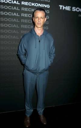 October 4, 2026, New York, New York, USA: Actor JEREMY STRONG seen during the red carpet arrivals at the World Premiere of The Social Reckoning held at the Regal Union Square Theater. New York USA  - ZUMAk03_ 20261004_zaf_k03_063 Copyright: xNancyxKaszermanx