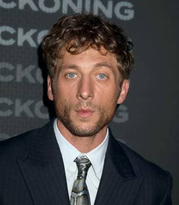 October 4, 2026, New York, New York, USA: Actor JEREMY ALLEN WHITE seen during the red carpet arrivals at the World Premiere of The Social Reckoning held at the Regal Union Square Theater. New York USA  - ZUMAk03_ 20261004_zaf_k03_073 Copyright: xNancyxKaszermanx