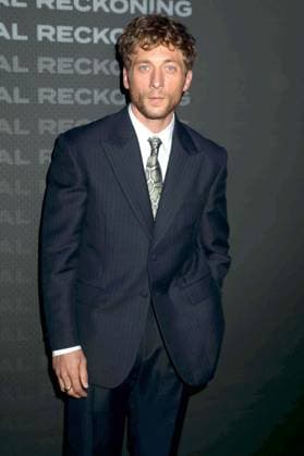 October 4, 2026, New York, New York, USA: Actor JEREMY ALLEN WHITE seen during the red carpet arrivals at the World Premiere of The Social Reckoning held at the Regal Union Square Theater. New York USA  - ZUMAk03_ 20261004_zaf_k03_074 Copyright: xNancyxKaszermanx