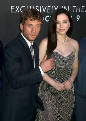 October 4, 2026, New York, New York, USA: Actors JEREMY ALLEN WHITE and MIKEY MADISON seen during the red carpet arrivals at the World Premiere of The Social Reckoning held at the Regal Union Square Theater. New York USA  - ZUMAk03_ 20261004_zaf_k03_092 Copyright: xNancyxKaszermanx
