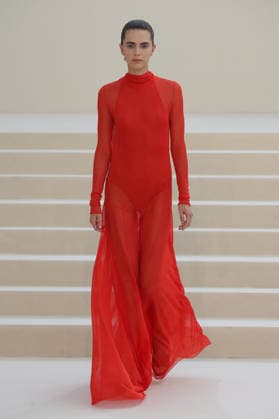 PFW - Akris Runway A model walks the runway during the Akris Womenswear Spring Summer 2027 show as part of Paris Fashion Week on October 04, 2026 in Paris, France. Photo by Alain-Gil Gonzalez ABACAPRESS.COM Paris France  Copyright: xGonzalezxAlain-Gil ABACAx