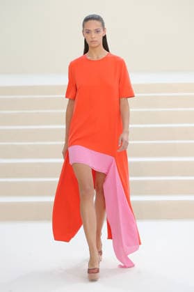 PFW - Akris Runway A model walks the runway during the Akris Womenswear Spring Summer 2027 show as part of Paris Fashion Week on October 04, 2026 in Paris, France. Photo by Alain-Gil Gonzalez ABACAPRESS.COM Paris France  Copyright: xGonzalezxAlain-Gil ABACAx