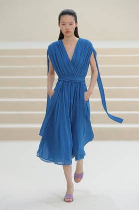 PFW - Akris Runway A model walks the runway during the Akris Womenswear Spring Summer 2027 show as part of Paris Fashion Week on October 04, 2026 in Paris, France. Photo by Alain-Gil Gonzalez ABACAPRESS.COM Paris France  Copyright: xGonzalezxAlain-Gil ABACAx