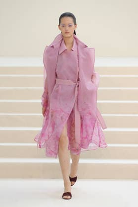 PFW - Akris Runway A model walks the runway during the Akris Womenswear Spring Summer 2027 show as part of Paris Fashion Week on October 04, 2026 in Paris, France. Photo by Alain-Gil Gonzalez ABACAPRESS.COM Paris France  Copyright: xGonzalezxAlain-Gil ABACAx