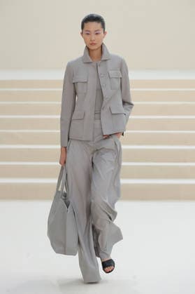 PFW - Akris Runway A model walks the runway during the Akris Womenswear Spring Summer 2027 show as part of Paris Fashion Week on October 04, 2026 in Paris, France. Photo by Alain-Gil Gonzalez ABACAPRESS.COM Paris France  Copyright: xGonzalezxAlain-Gil ABACAx