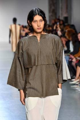 PFW - Niccolo Pasqualetti Runway A model walks the runway during the Niccolò Pasqualetti Womenswear Spring Summer 2027 show as part of Paris Fashion Week on October 04, 2026 in Paris, France. Photo by Shootpix ABACAPRESS.COM Paris France  Copyright: xShootpix ABACAx