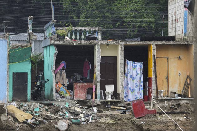 Heavy rains linked to El Nino trigger severe land collapse in Guatemala SAN MIGUEL PETAPA, GUATEMALA - OCTOBER 04: The Pinula River surges following relentless rainfall linked to the El Nino phenomenon, triggering severe erosion and the collapse of homes in the Villa Hermosa I neighborhood of San Miguel Petapa, Guatemala on October 04, 2026. Official reports indicate extensive structural damage and continuous land loss, exacerbating years of riverbank erosion and placing neighboring residential properties at critical risk as heavy precipitation and scouring persist. Luis Vargas Anadolu San Miguel Petapa Guatemala. Editorial use only. Please get in touch for any other usage.  Copyright: x2026xAnadoluxLuisxVargasx