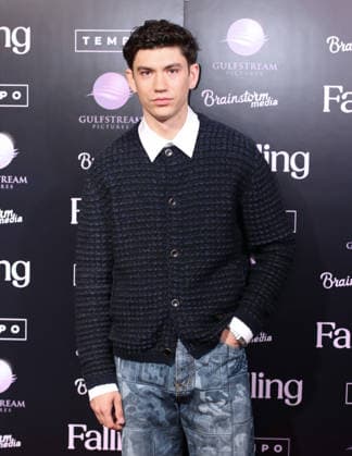 October 4, 2026, New York, Ny, United States: Archie Renaux attends the New York Premiere of Falling . Held at The SAG-AFTRA Foundation Robin Williams Center in New York. Zuma Press. October 4, 2026. New York United States  - ZUMAp281 20261004_zea_p281_006 Copyright: xPhotoxImagexPressx