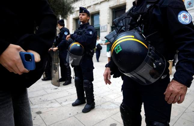 HIGH SCHOOL PROTEST AT LYCÉE MASSENA IN NICE PHOTOPQR NICE MATIN Jean François Ottonello Nice October 5, 2026 High school protest in Nice The school year began peacefully at Lycée Masséna in Nice, with a police presence, including bag checks and searches at the entrance France Fires have broken out at several schools in France, as students protest by blockading educational institutions nationwide over school funding and learning conditions Nice France  Copyright: xPHOTOPQR NICExMATIN MAXPPPxJeanxFrançoisxOttonellox 20261005NIM9679 20261005NIM9679