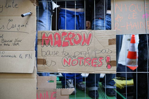 High School Turgot Blockade - Paris Student blocking High school Turgot in Paris, France on October 5, 2026 as they continue their protest to demand the hiring of substitute teachers, increased resources, and decent learning conditions. Photo by Raphael Lafargue ABACAPRESS.COM Paris France  Copyright: xLafarguexRaphael ABACAx