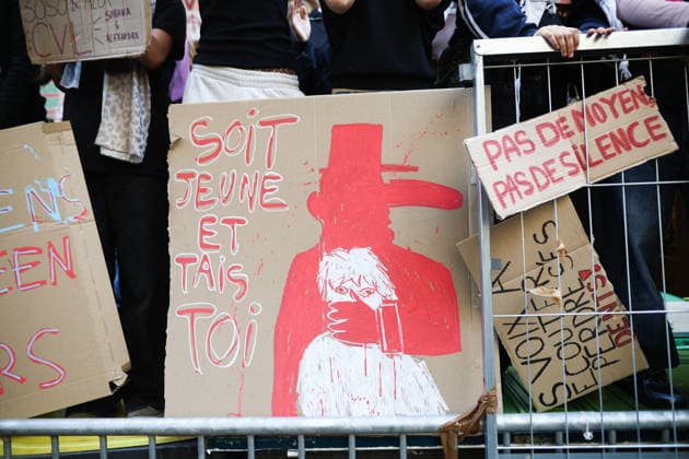 High School Turgot Blockade - Paris Student blocking High school Turgot in Paris, France on October 5, 2026 as they continue their protest to demand the hiring of substitute teachers, increased resources, and decent learning conditions. Photo by Raphael Lafargue ABACAPRESS.COM Paris France  Copyright: xLafarguexRaphael ABACAx
