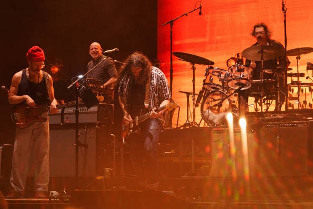 October 4, 2026: Austin, Texas. Day two of Austin City Limits Festival. War on Drugs.  - ZUMAda1_ 20261004_zap_da1_001 Copyright: xSandraxDahdahx