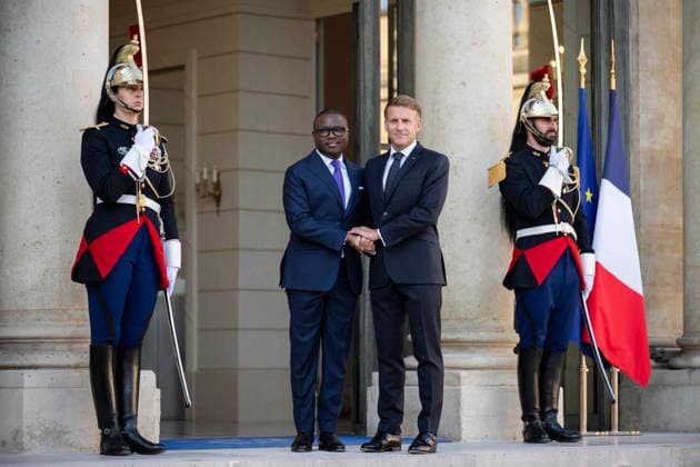 Emmanuel Macron Welcomes Benin President Romuald Wadagni - Paris French President Emmanuel Macron welcomes Benin s President Romuald Wadagni at the Elysee Palace in Paris on October 5, 2026. Photo by Eliot Blondet ABACAPRESS.COM Paris Ile-de-France France  Copyright: xBlondetxEliot ABACAx