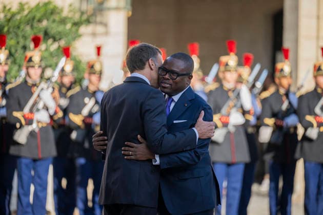 Emmanuel Macron Welcomes Benin President Romuald Wadagni - Paris French President Emmanuel Macron welcomes Benin s President Romuald Wadagni at the Elysee Palace in Paris on October 5, 2026. Photo by Eliot Blondet ABACAPRESS.COM Paris Ile-de-France France  Copyright: xBlondetxEliot ABACAx