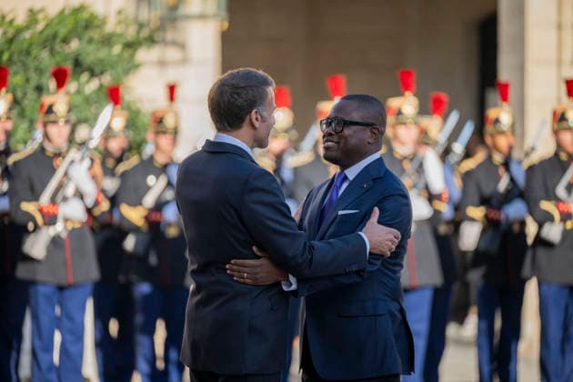 Emmanuel Macron Welcomes Benin President Romuald Wadagni - Paris French President Emmanuel Macron welcomes Benin s President Romuald Wadagni at the Elysee Palace in Paris on October 5, 2026. Photo by Eliot Blondet ABACAPRESS.COM Paris Ile-de-France France  Copyright: xBlondetxEliot ABACAx