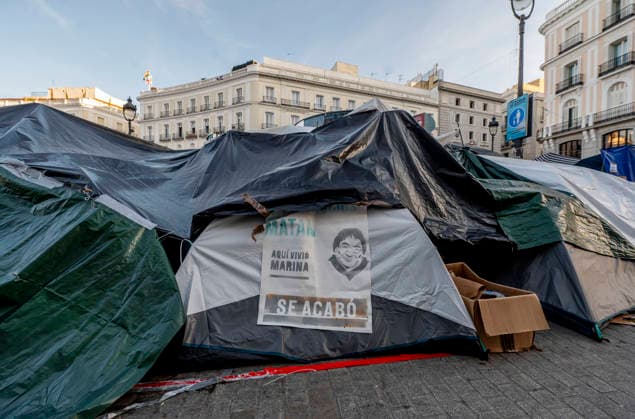 10th Day of the Housing Protest Camp at Puerta del Sol Tents at the Housing Protest Camp at Puerta del Sol, October 5, 2026, in Madrid, Spain. The Housing Protest Camp continues at Puerta del Sol as participants await political reactions to Prime Minister Pedro Sánchez’s call for elections. OCTOBER 5, 2026, Spain  Copyright: xAlbertoxOrtegax 7821756