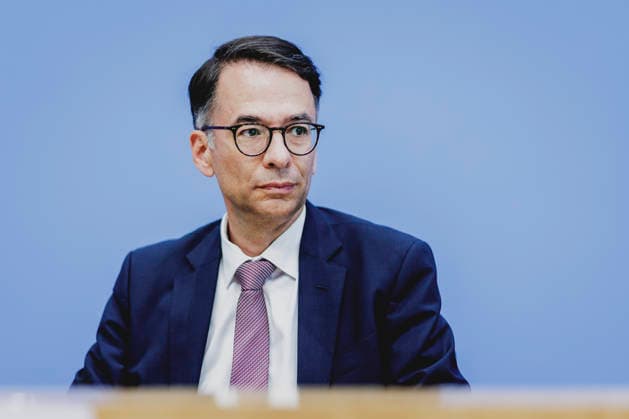 Christian Heinz, Minister der Justiz und fuer den Rechtsstaat in Hessen, aufgenommen im Rahmen der Pressekonferenz zum Thema Entschieden gegen Antisemitismus: Gutachten zum Gesetzentwurf zur Strafbarkeit der Leugnung des Existenzrechts Israels in Berlin, 05.10.2026. Berlin Deutschland Copyright: xFlorianxGaertnerx