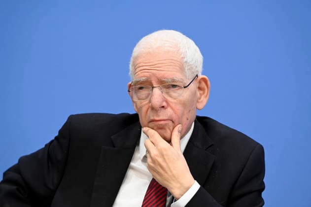 ABB BPK- Dr. Josef Schuster, Praesident des Zentralrats der Juden in Deutschlan Thema Vorstellung Entschieden gegen Antisemitismus Gutachten zum Gesetzentwurf zur Strafbarkeit der Leugnung des Existenzrechts Israels auf der BPK Bundespressekonferenz in Berlin am 01.10.2026 Berlin Deutschland