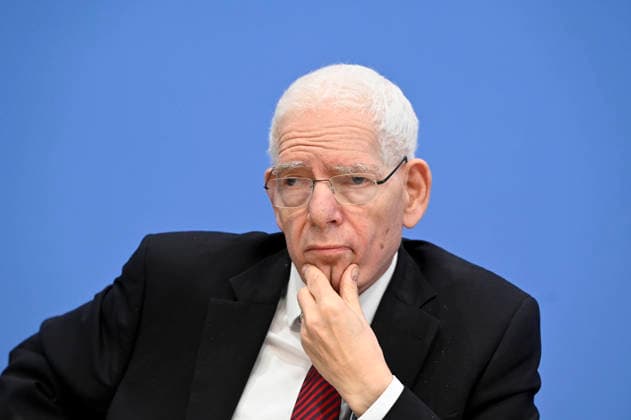 ABB BPK- Dr. Josef Schuster, Praesident des Zentralrats der Juden in Deutschlan Thema Vorstellung Entschieden gegen Antisemitismus Gutachten zum Gesetzentwurf zur Strafbarkeit der Leugnung des Existenzrechts Israels auf der BPK Bundespressekonferenz in Berlin am 01.10.2026 Berlin Deutschland